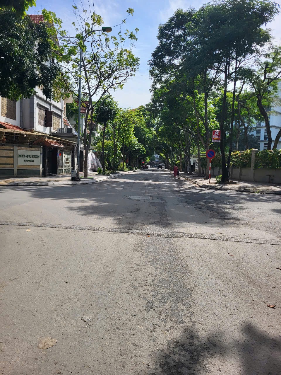 Biệt Thự KĐT Yên Hòa Trần Kim Xuyến: Lô Góc 2 Mặt Đường, 200m², Giá Tốt