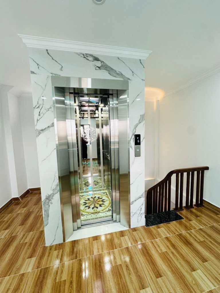 Nhà Cạnh Mặt Phố Minh Khai 30m2, 5 Tầng - Giá Tốt, Nội Thất Cao Cấp