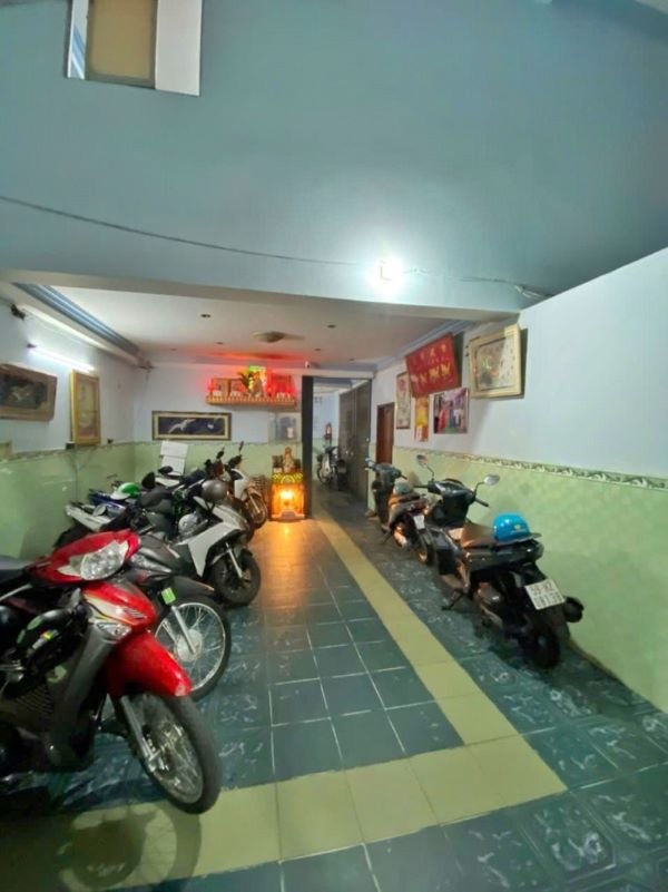 Bán nhà hẻm xe hơi Quận 5, TP.HCM - Giá Tốt, Kinh Doanh Đỉnh Cao