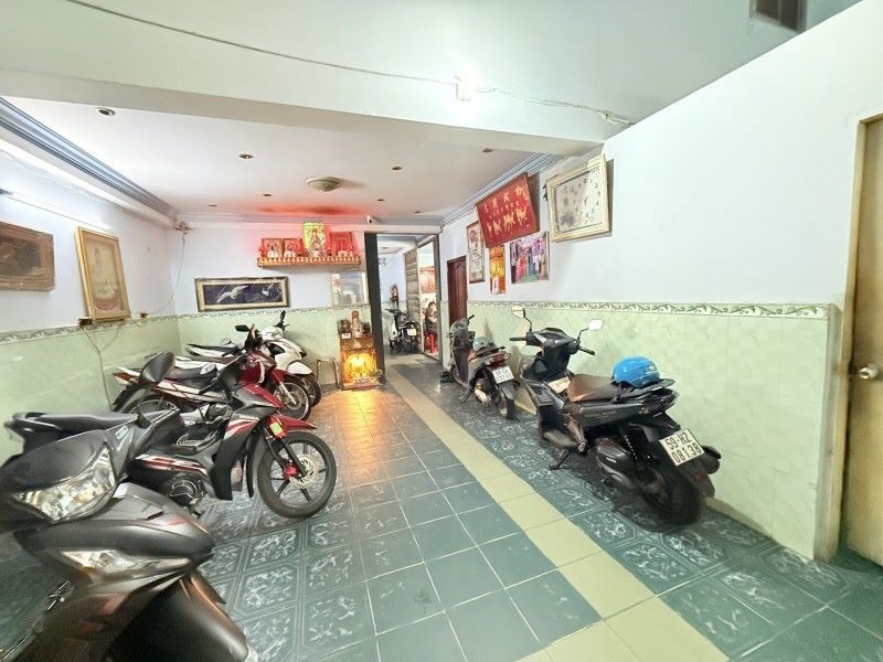 Bán nhà hẻm xe hơi Quận 5, TP.HCM - Giá Tốt, Kinh Doanh Đỉnh Cao