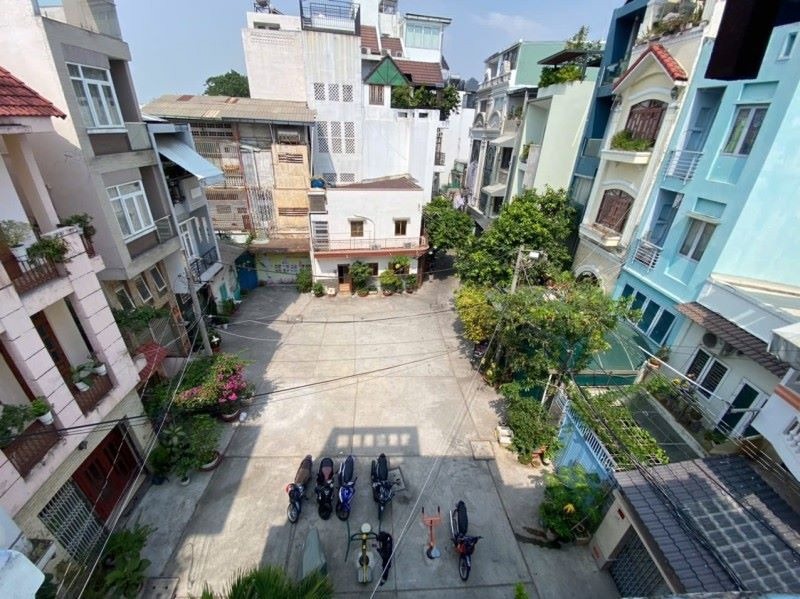 Bán nhà hẻm xe hơi Quận 5, TP.HCM - Giá Tốt, Kinh Doanh Đỉnh Cao