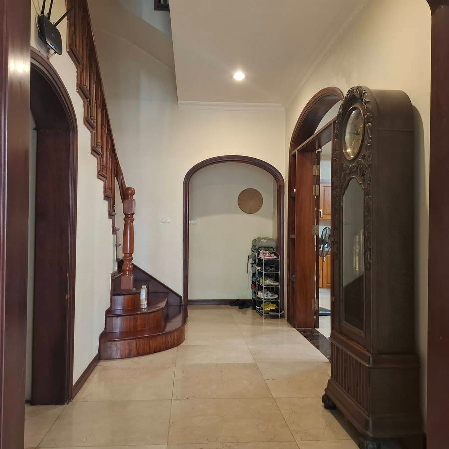 Bán Biệt Thự Phố Độc Đáo, 236m2, 5 Tầng, Lô Góc, Quận Cầu Giấy - Giá 130 Tỷ