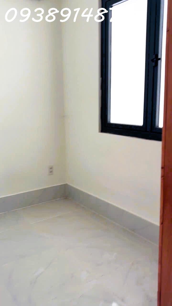 Bán Nhà Mặt Tiền Thủ Đức: 34m2, 2 Tầng, 4.3 Tỷ - Vị Trí Đắc Địa