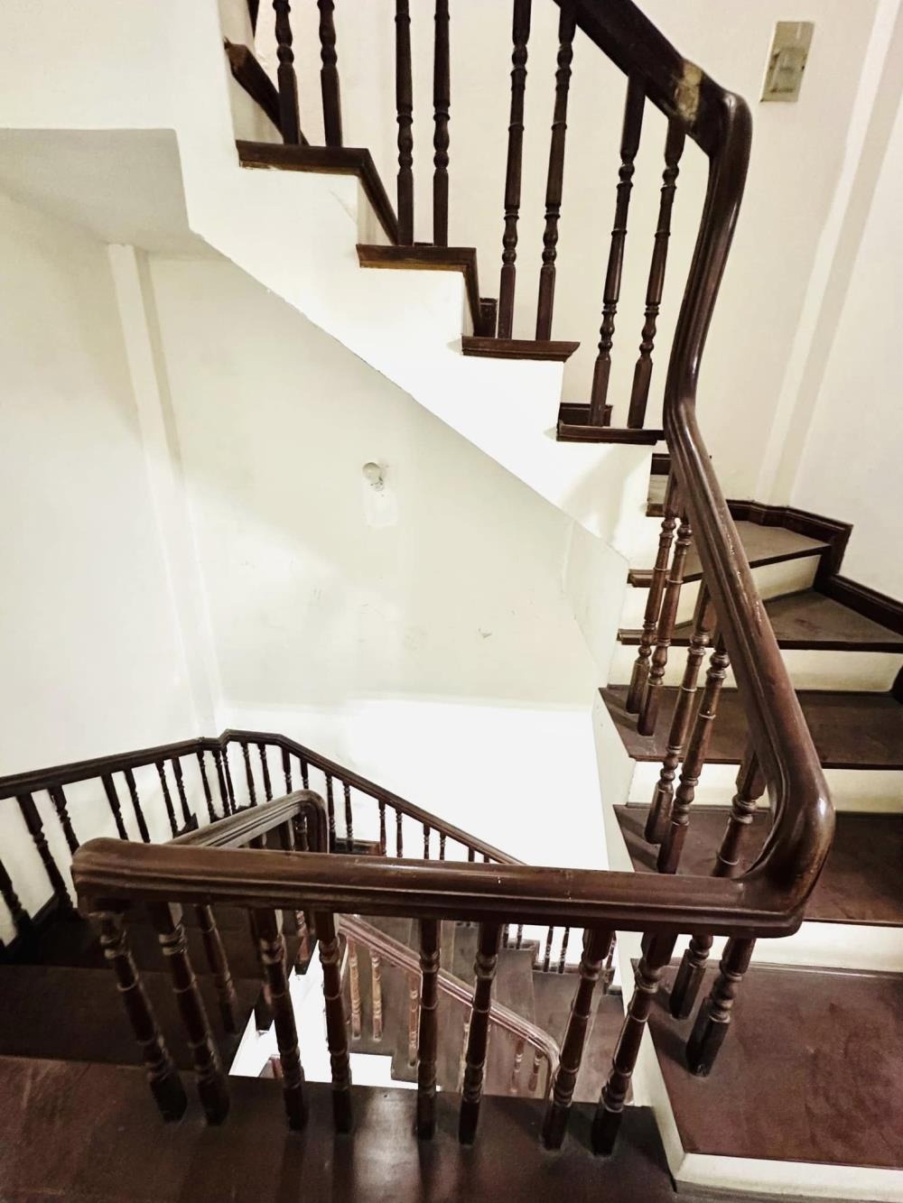 🏠 Bán nhà dân xây, Thành Thái - Cầu Giấy - 50m² - MT 4.5m - Ô Tô Đỗ Cửa