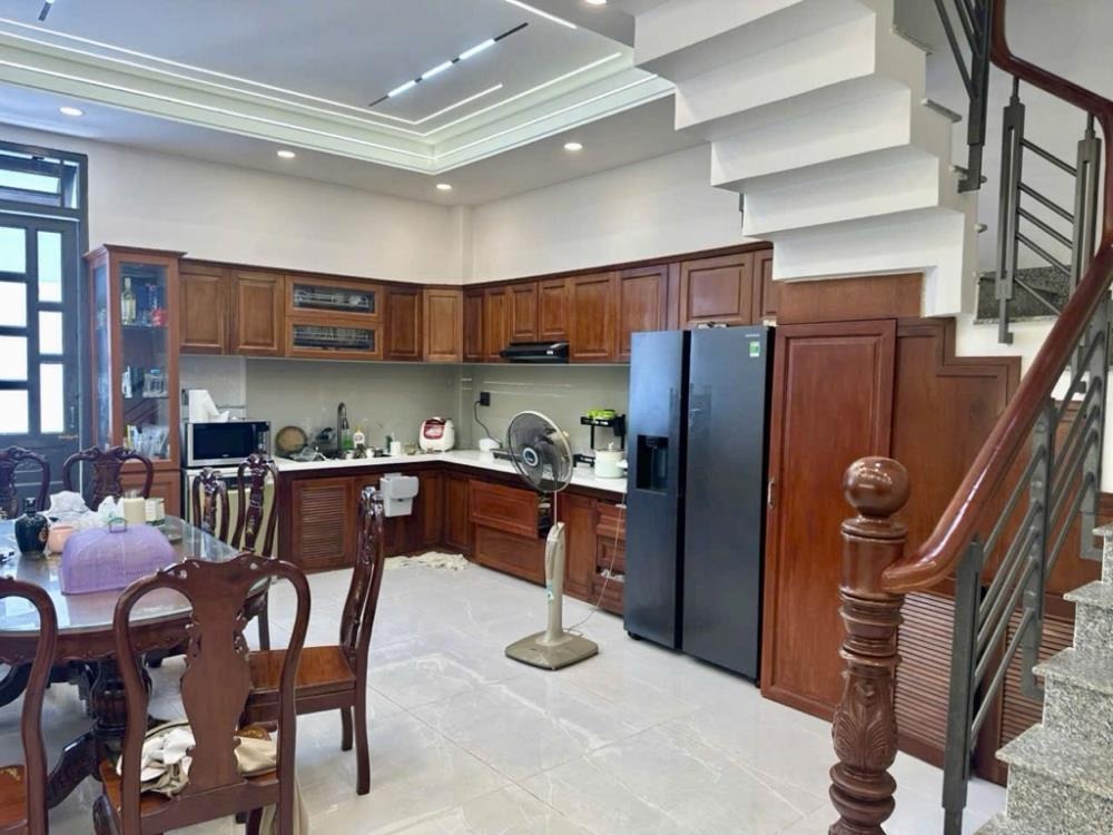Bán Gấp Nhà 4 Tầng, Thang Máy, 105m2, Hẻm 8m - Gò Vấp