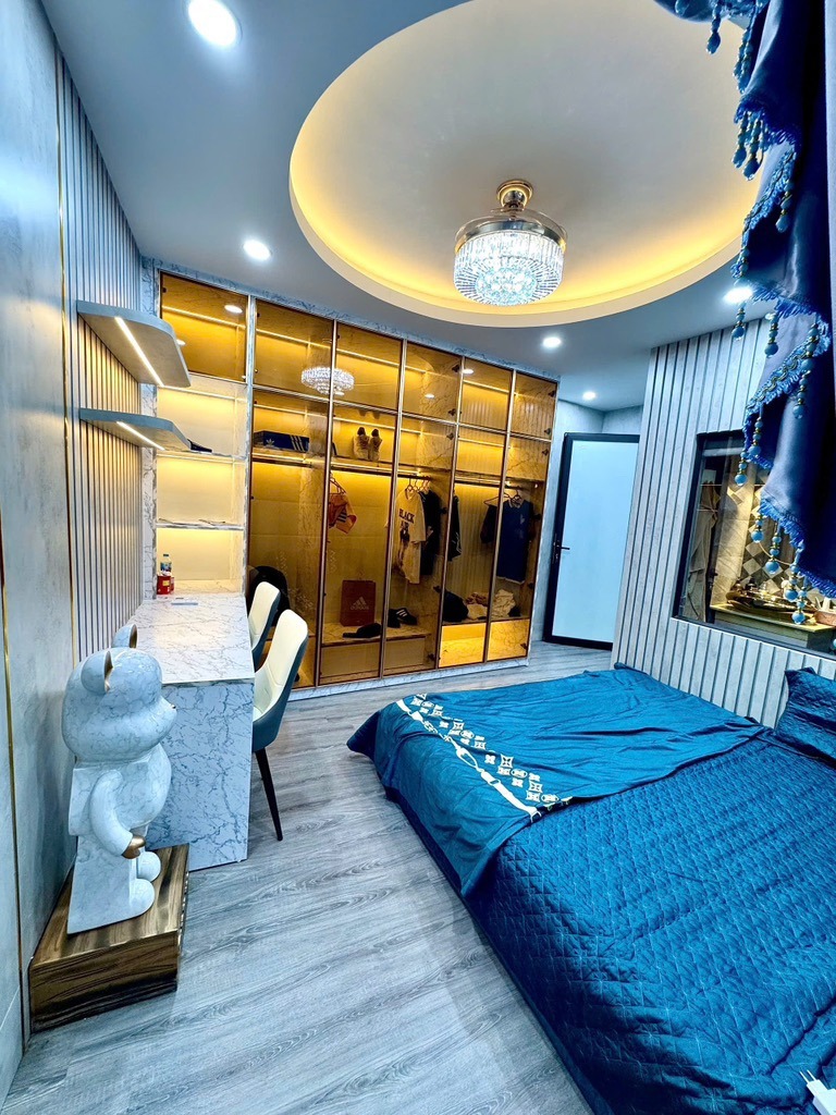 Bán Nhà Minh Khai - Góc Sáng Loáng - 4 Tầng - 8+ Tỷ - Vị Trí Đẹp
