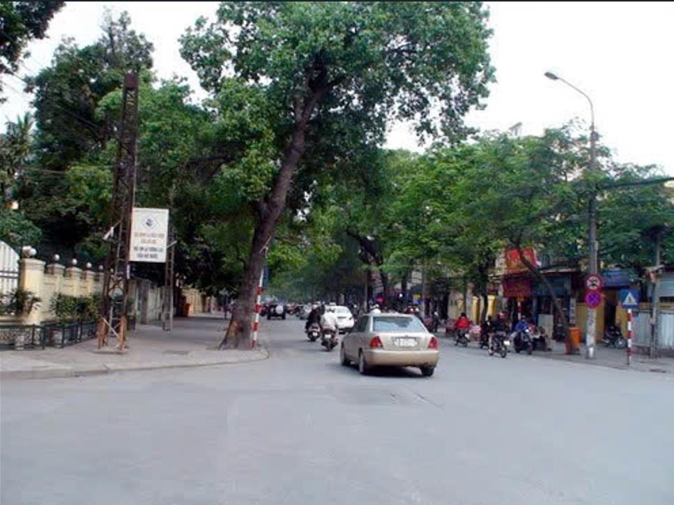 Bán nhà phố Nguyễn Thái Học - 220m² - Sổ đỏ - Giá Tốt