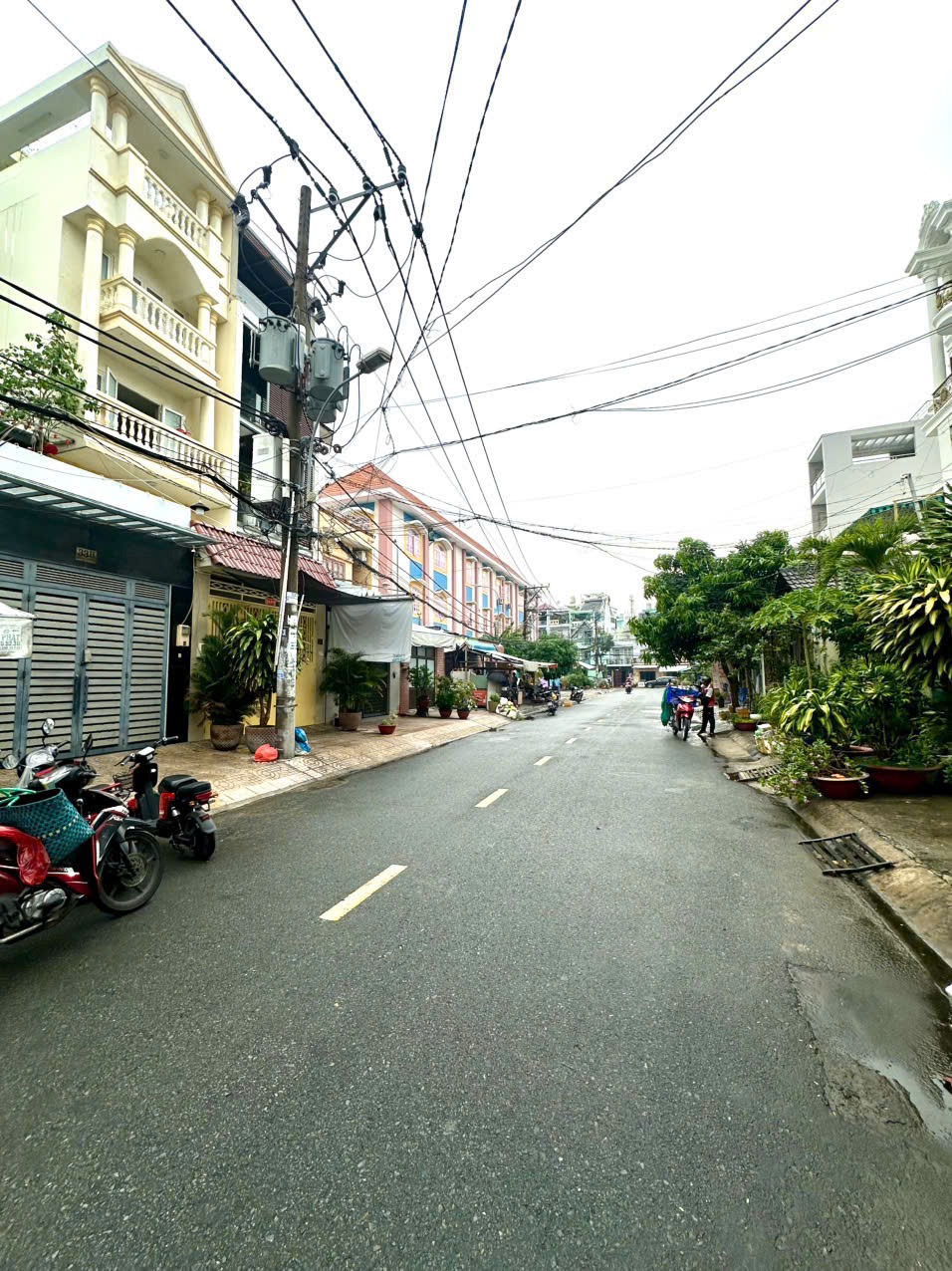 Bán nhà phố Quận 6 - 4.2x23m, 1 trệt 2 lầu, giá 12.8 tỷ - Vị trí đắc địa