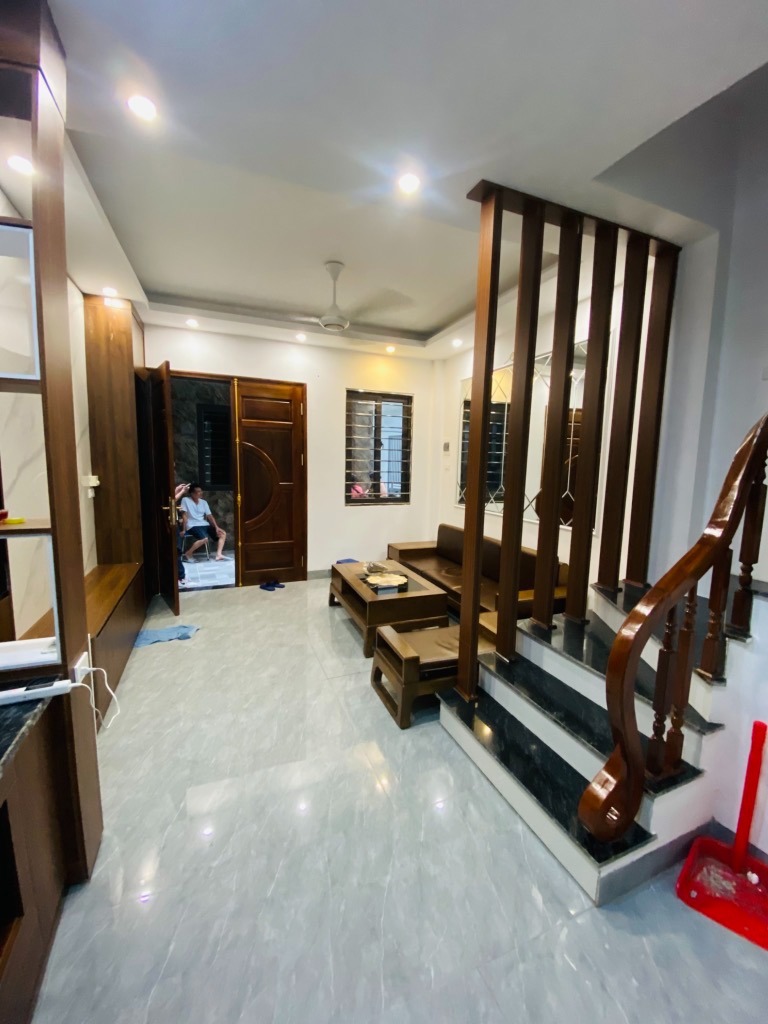 Bán Nhà Ngọc Thuỵ Giá 6.3 Tỷ - 30m2, Đẹp, Hiện Đại