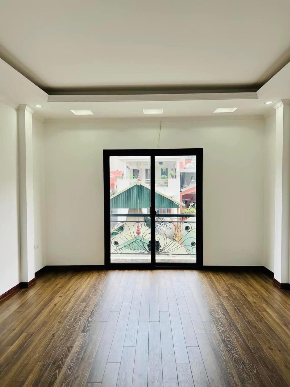 Bán nhà phố Thái Hà: 6 Tầng, Thang Máy, Mặt Tiền 7m, Giá 13.2 Tỷ