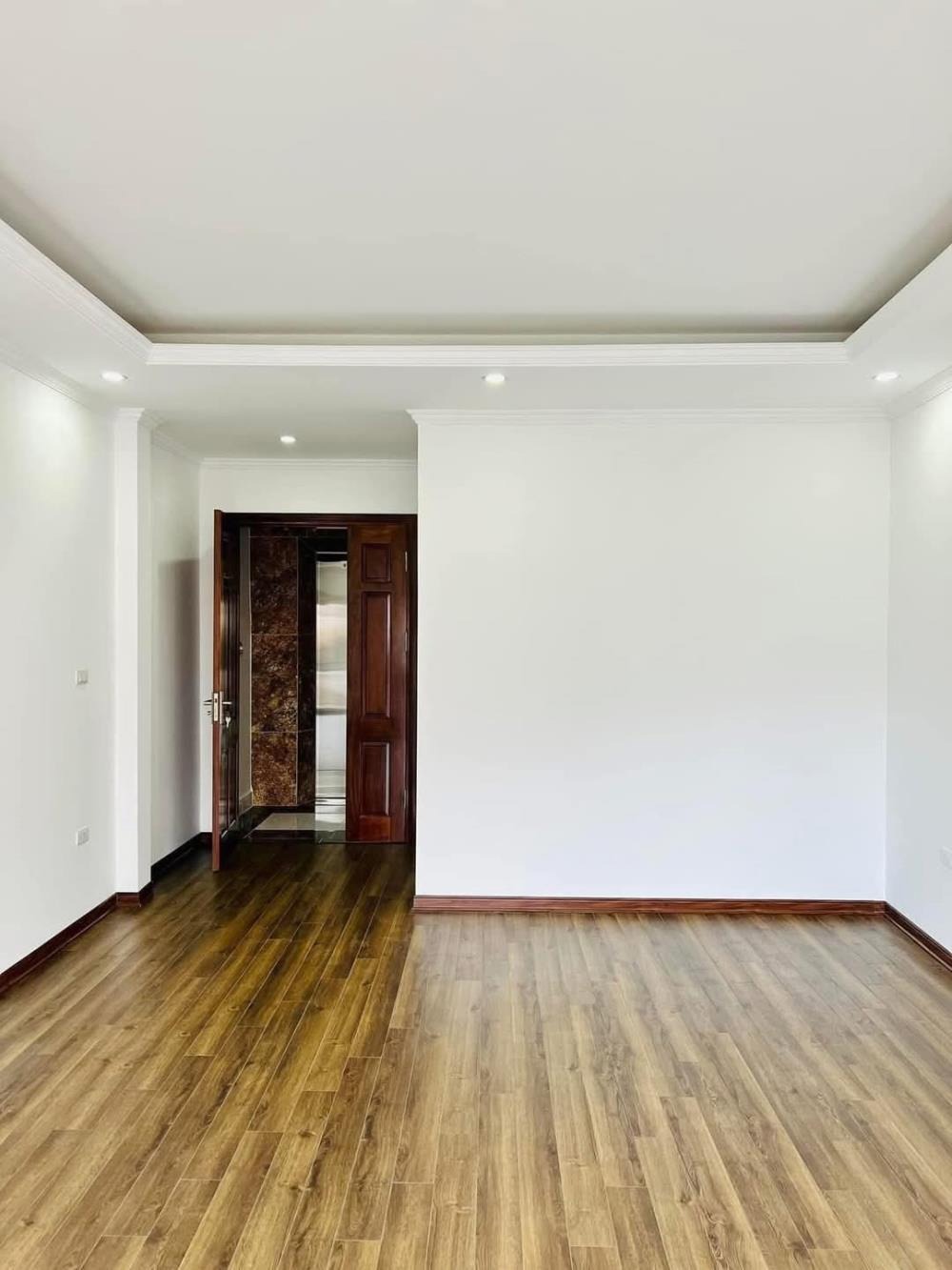Bán nhà phố Thái Hà: 6 Tầng, Thang Máy, Mặt Tiền 7m, Giá 13.2 Tỷ