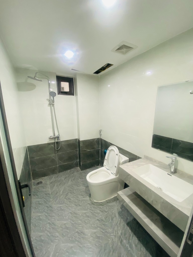 Bán Nhà Ngọc Thuỵ Giá 6.3 Tỷ - 30m2, Đẹp, Hiện Đại