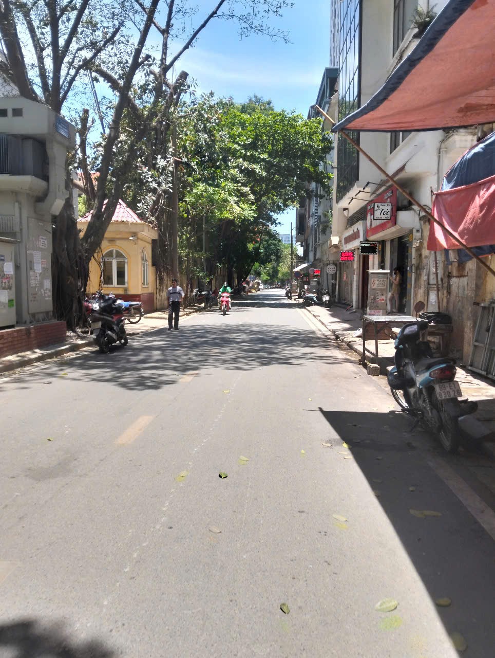 Tòa Văn Phòng Cao Cấp Quận Cầu Giấy - 8 Tầng, 270m²/sàn - Giá 132 Tỷ