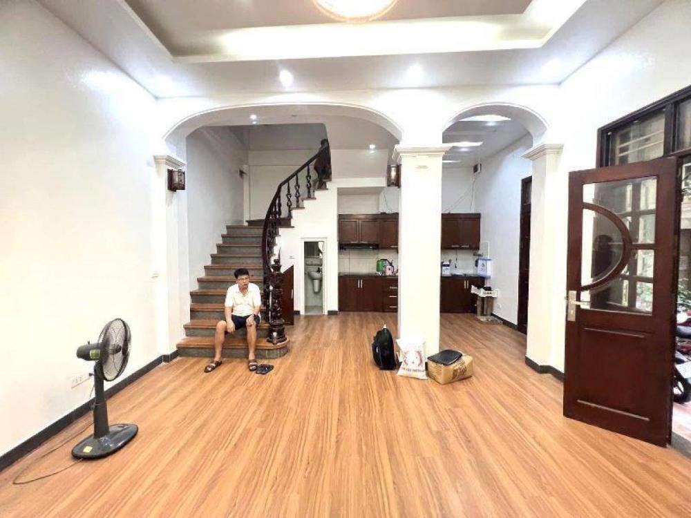 Bán nhà dịch vọng cầu giấy - Mặt tiền rộng - Giá tốt nhất