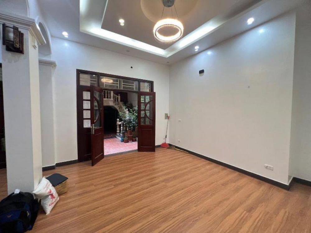 Bán nhà dịch vọng cầu giấy - Mặt tiền rộng - Giá tốt nhất