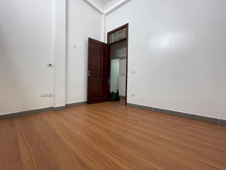 Bán nhà dịch vọng cầu giấy - Mặt tiền rộng - Giá tốt nhất