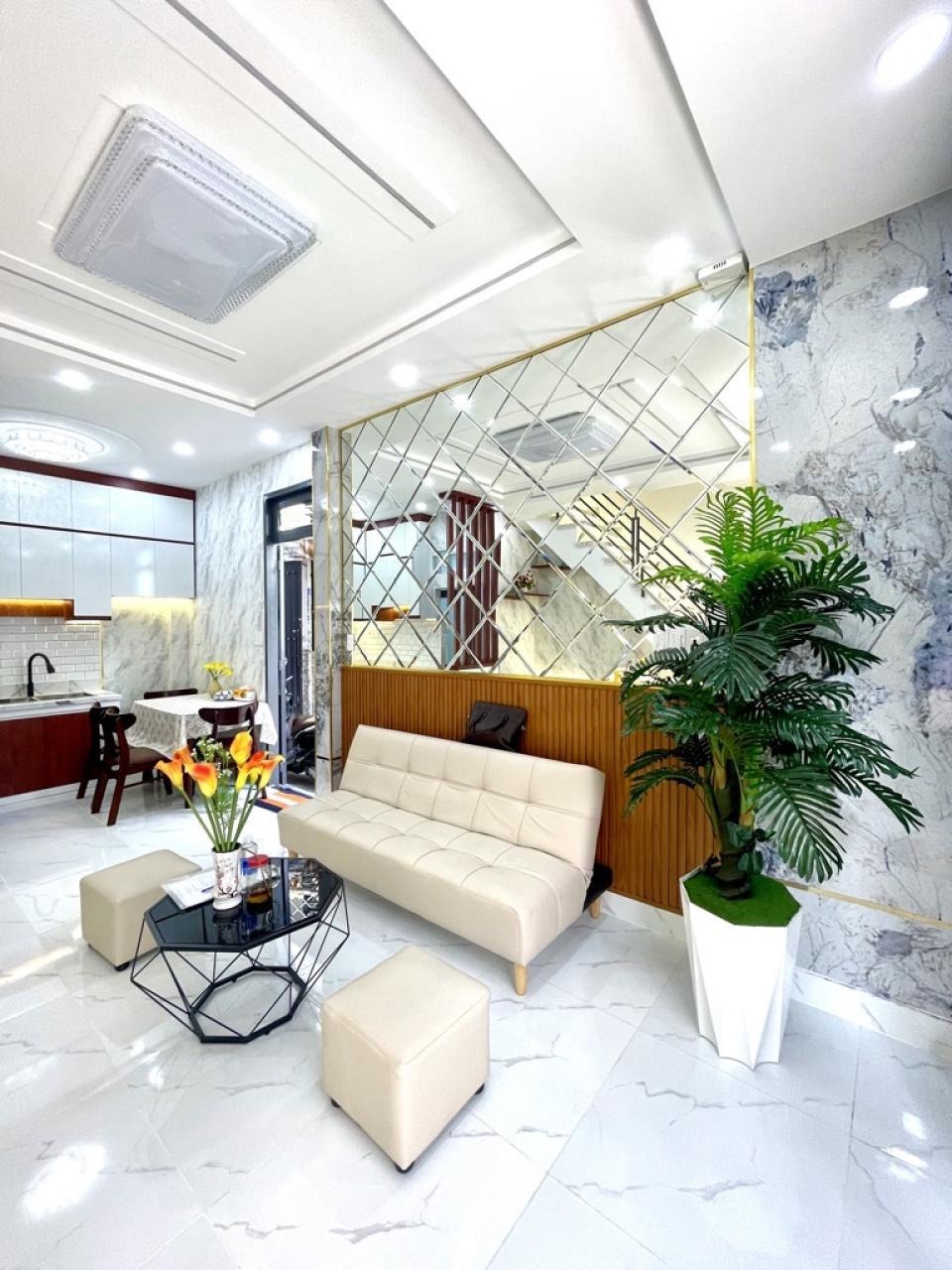 Nhà Mới 4 Tầng Quận 12 - 122m2, Giá 7.x Tỷ - Vị Trí Đắc Địa