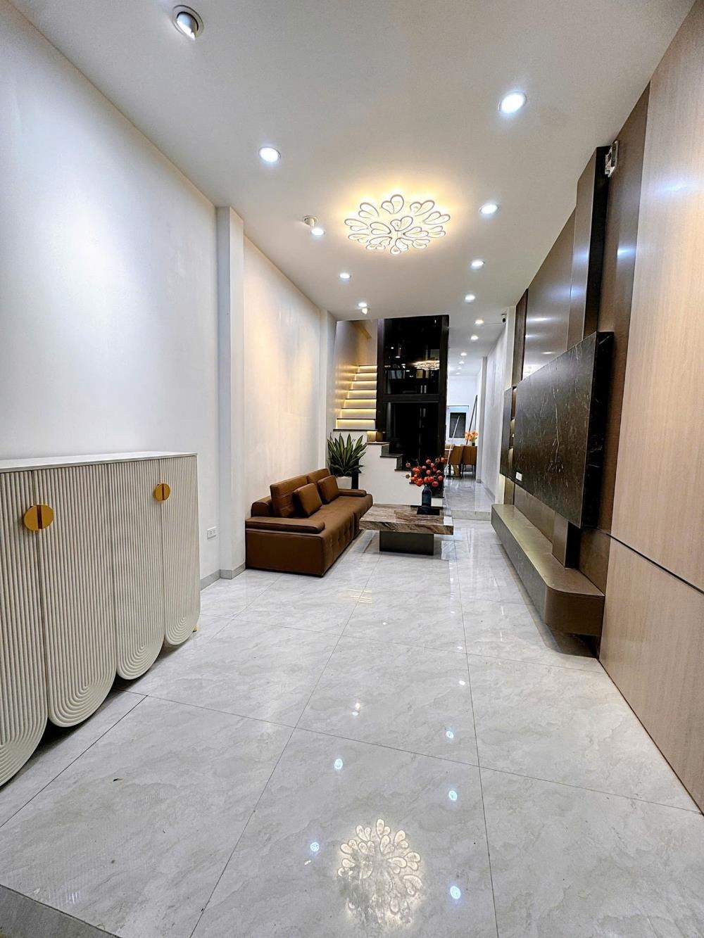 Vạn Phúc Hà Đông: Gara Oto Vào Nhà, 5 Tầng Full Nội Thất Cao Cấp