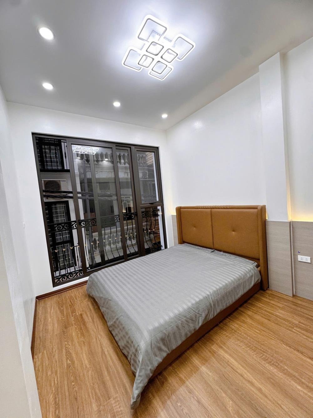Vạn Phúc Hà Đông: Gara Oto Vào Nhà, 5 Tầng Full Nội Thất Cao Cấp