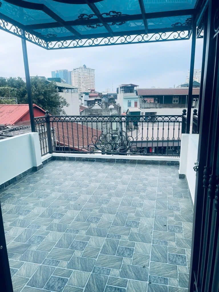 Bán nhà đường Hoàng Mai, 34m², 5 tầng, MT 3.4m, ô tô vào, nội thất full