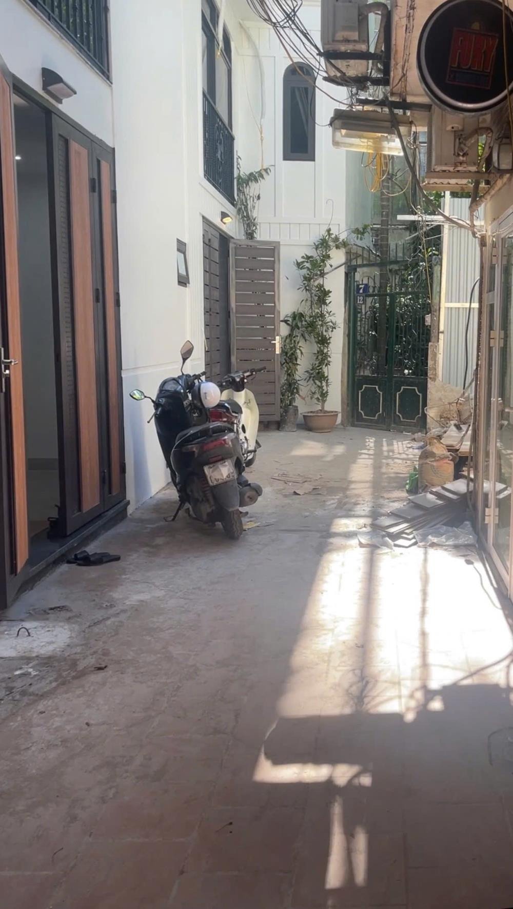 Nhà Cát Linh - Đống Đa 37m2, 7 Tầng, Mặt Tiền 4.5m, Giá 14.6 Triệu/m2