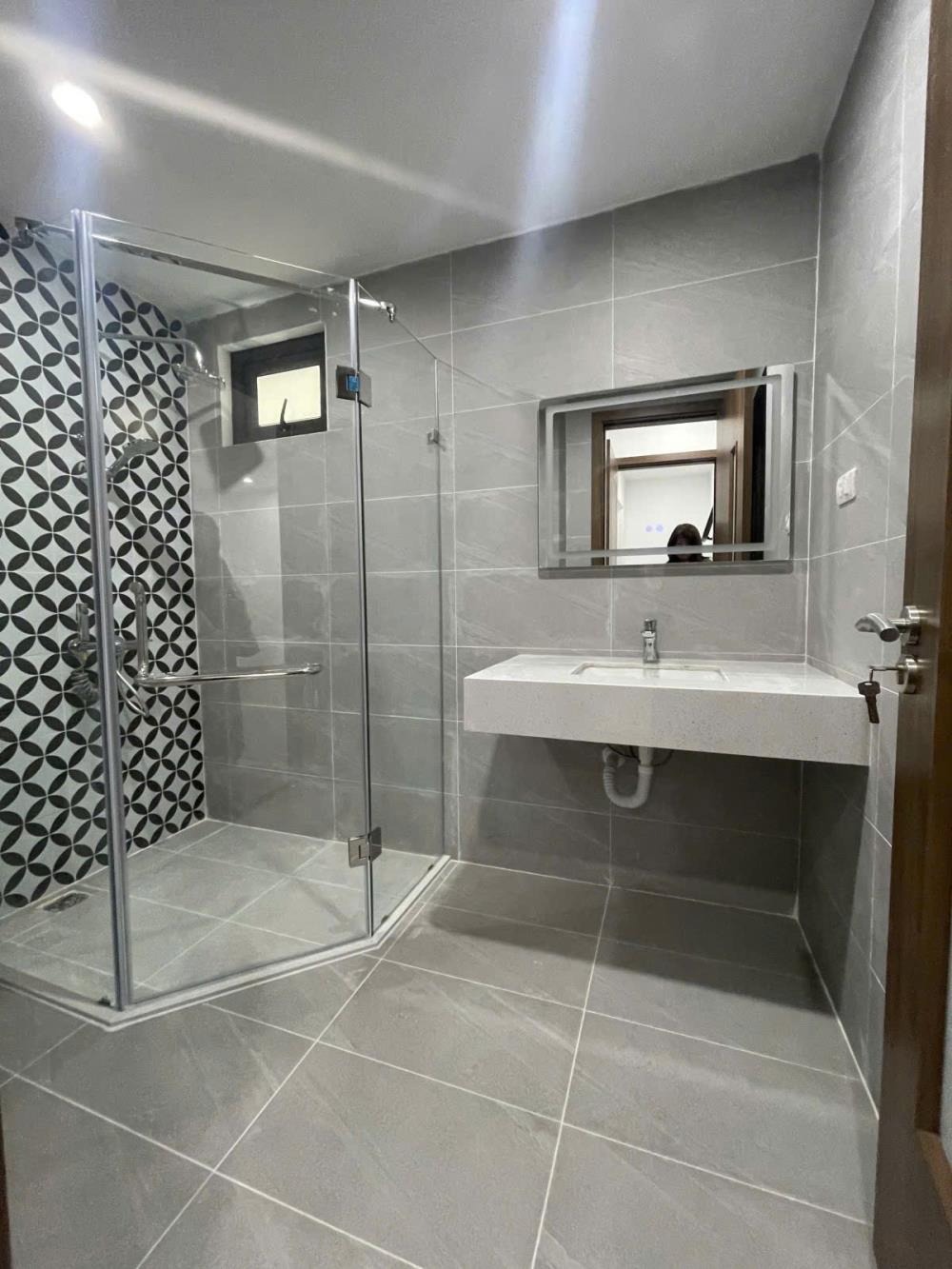 Nhà Cát Linh - Đống Đa 37m2, 7 Tầng, Mặt Tiền 4.5m, Giá 14.6 Triệu/m2