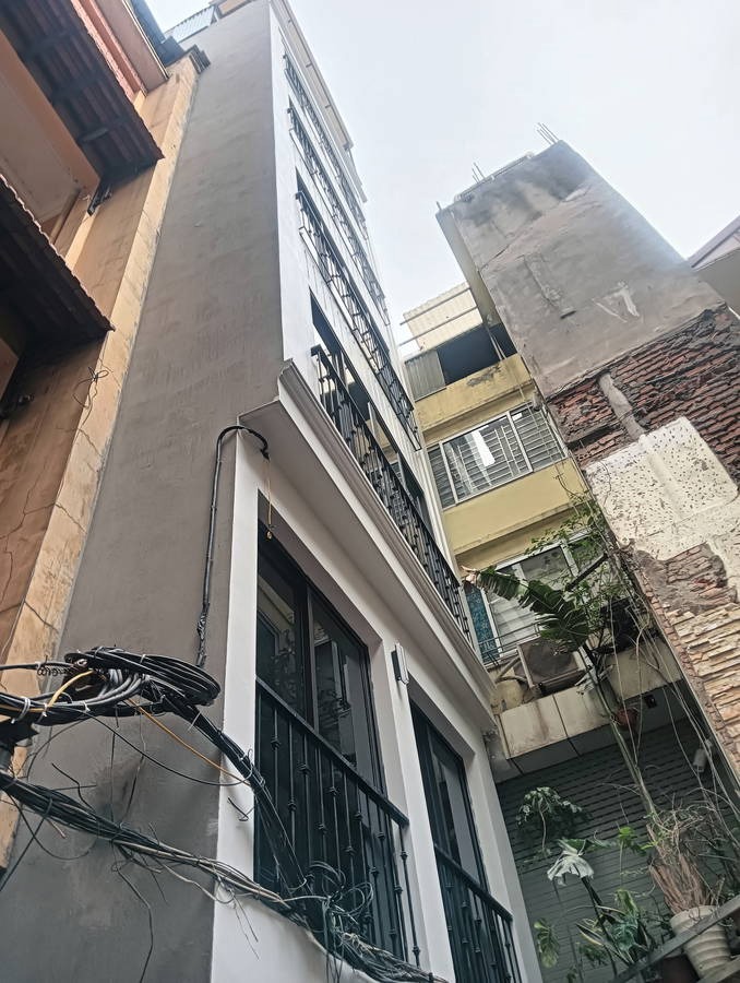 Nhà Cát Linh - Đống Đa 37m2, 7 Tầng, Mặt Tiền 4.5m, Giá 14.6 Triệu/m2