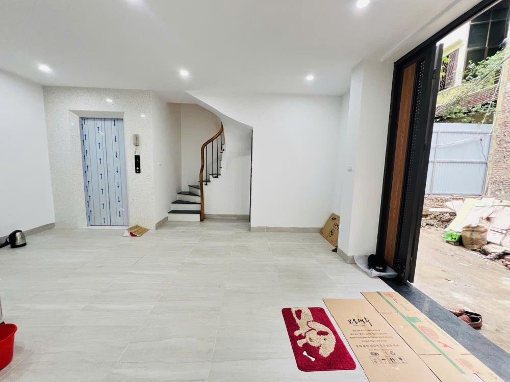Nhà Cát Linh - Đống Đa 37m2, 7 Tầng, Mặt Tiền 4.5m, Giá 14.6 Triệu/m2