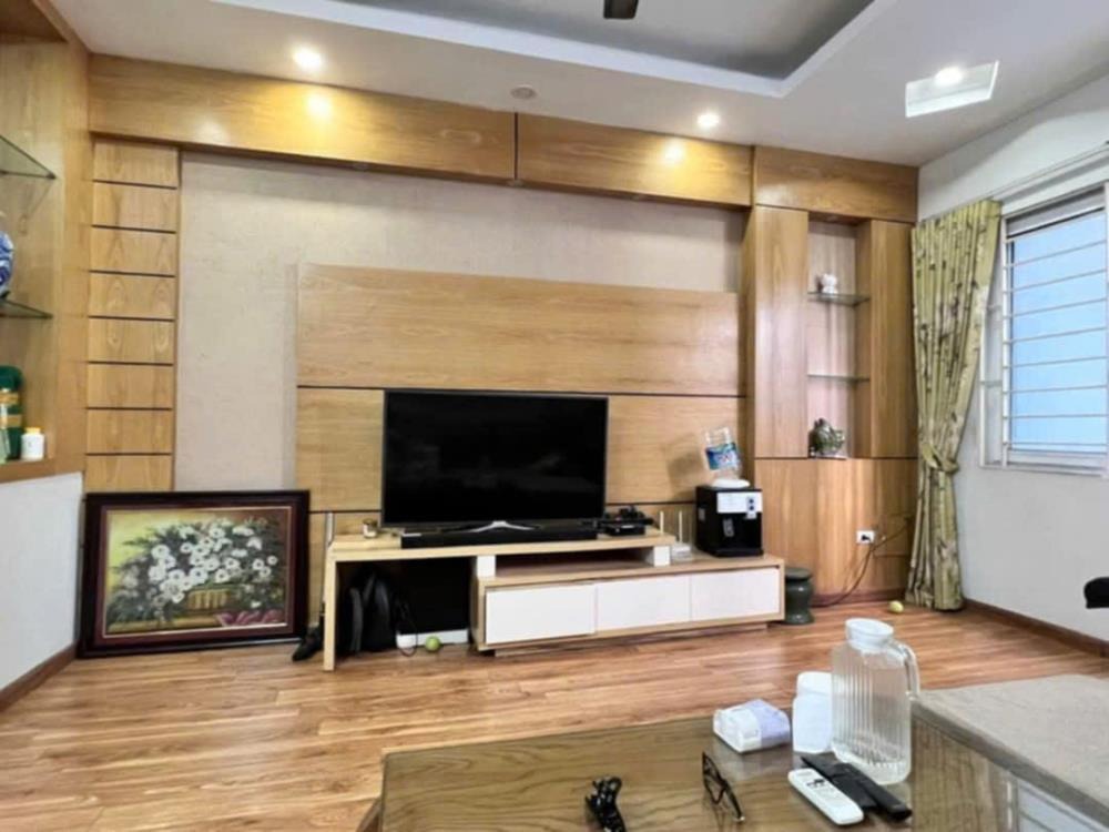 Cho Thuê Nhà 5 Tầng Đẹp - Đường Láng, Đống Đa - Giá 14tr/tháng