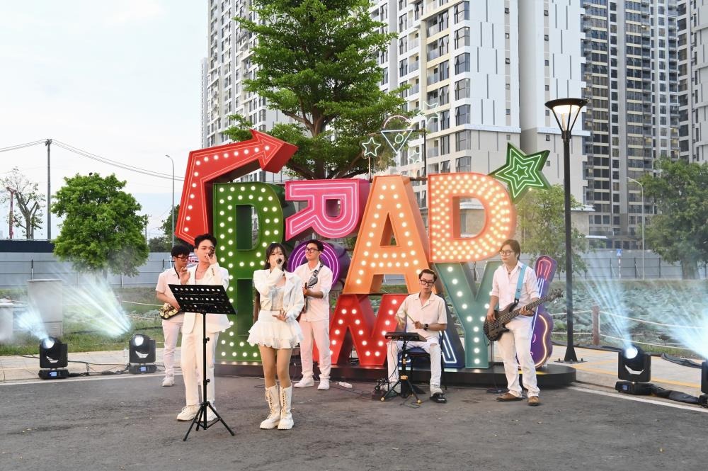 Cho Thuê Nhà Phố Thương Mại Broadway Vinhomes Grand Park - Mặt Tiền Đường Chính