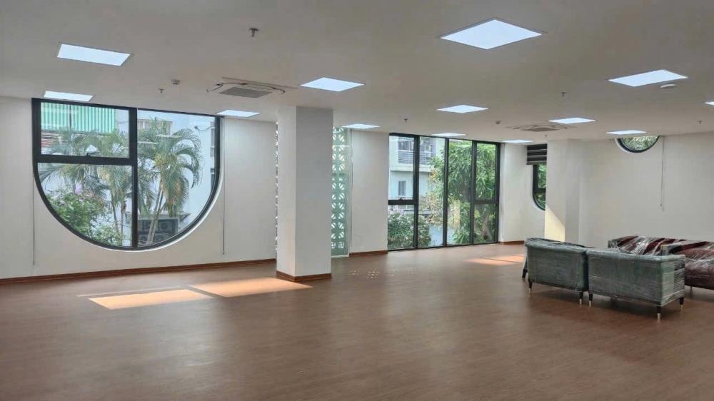 Bán tòa văn phòng 8 tầng, 186m², mặt tiền Dịch Vọng Hậu, Cầu Giấy - 145 tỷ