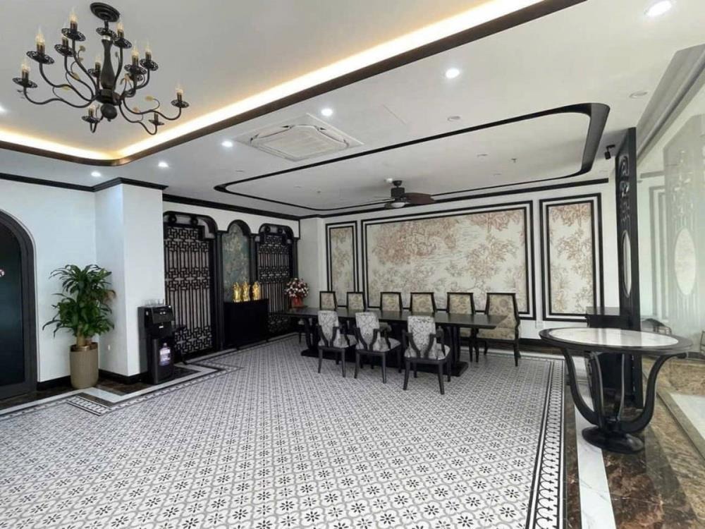 Bán tòa văn phòng 8 tầng, 186m², mặt tiền Dịch Vọng Hậu, Cầu Giấy - 145 tỷ