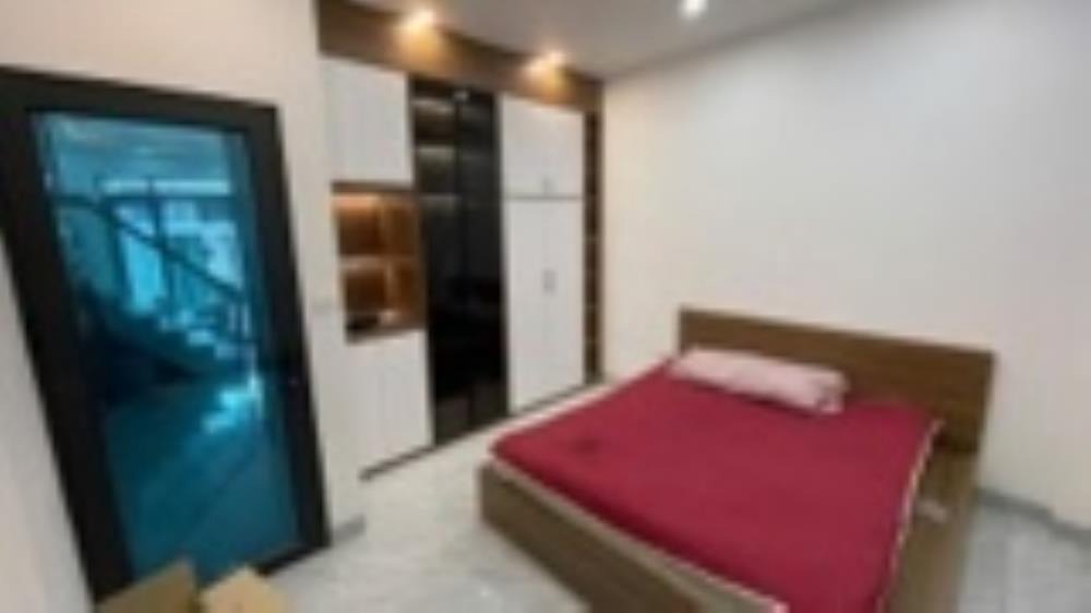 Bán nhà phố Nguyễn Thanh Bình, Hà Đông - 6 phòng ngủ, giá chỉ 10 tỷ