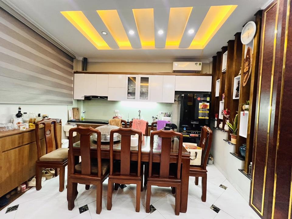 Bán Nhà Phố Trương Định, Hoàng Mai - 44m2, 5 Tầng, Giá 10 Tỷ