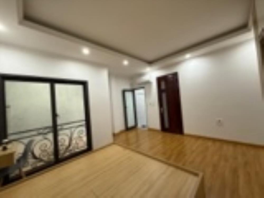 Bán nhà ngọc thuỵ 30m - 1 ô tô - Nhà đẹp, gần phố, giá tốt