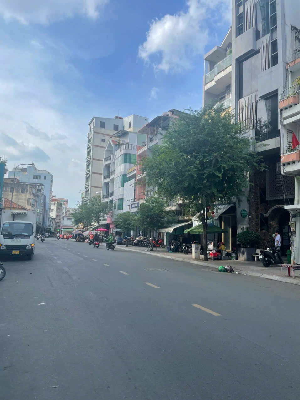 Bán Nhà Mặt Tiền Quận 1: 94 Đề Thám, 4x18m, Giá 35 Tỷ