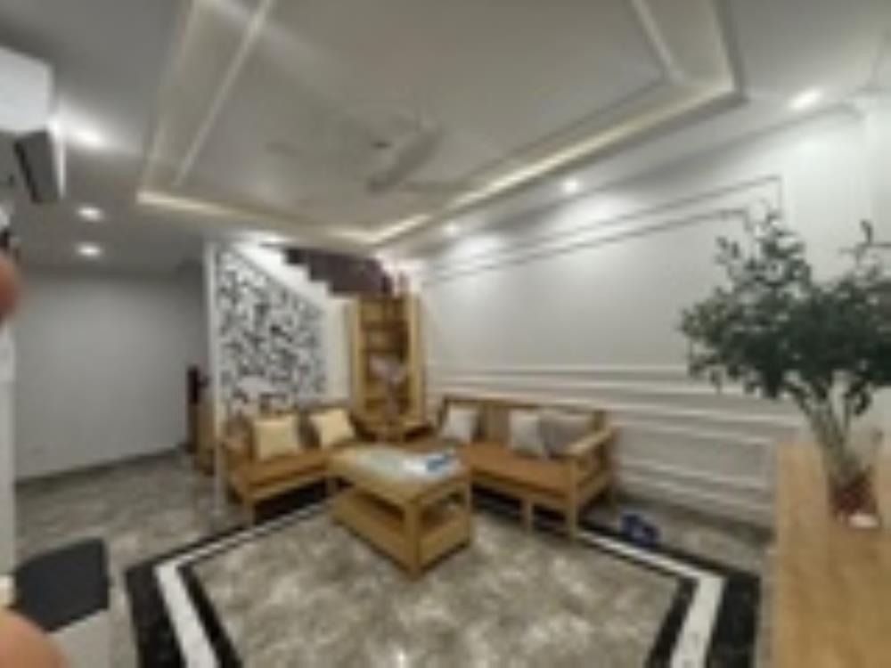 Bán nhà ngọc thuỵ 30m - 1 ô tô - Nhà đẹp, gần phố, giá tốt