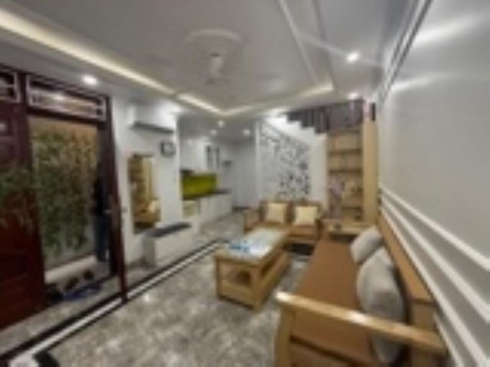 Bán nhà ngọc thuỵ 30m - 1 ô tô - Nhà đẹp, gần phố, giá tốt