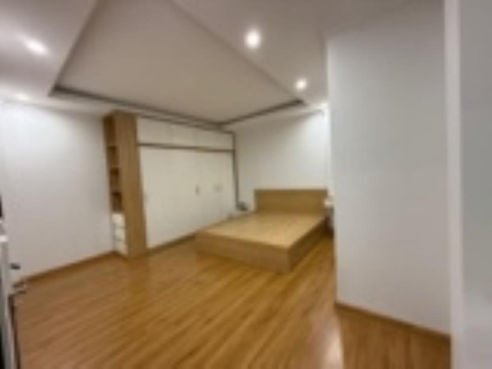 Bán nhà ngọc thuỵ 30m - 1 ô tô - Nhà đẹp, gần phố, giá tốt