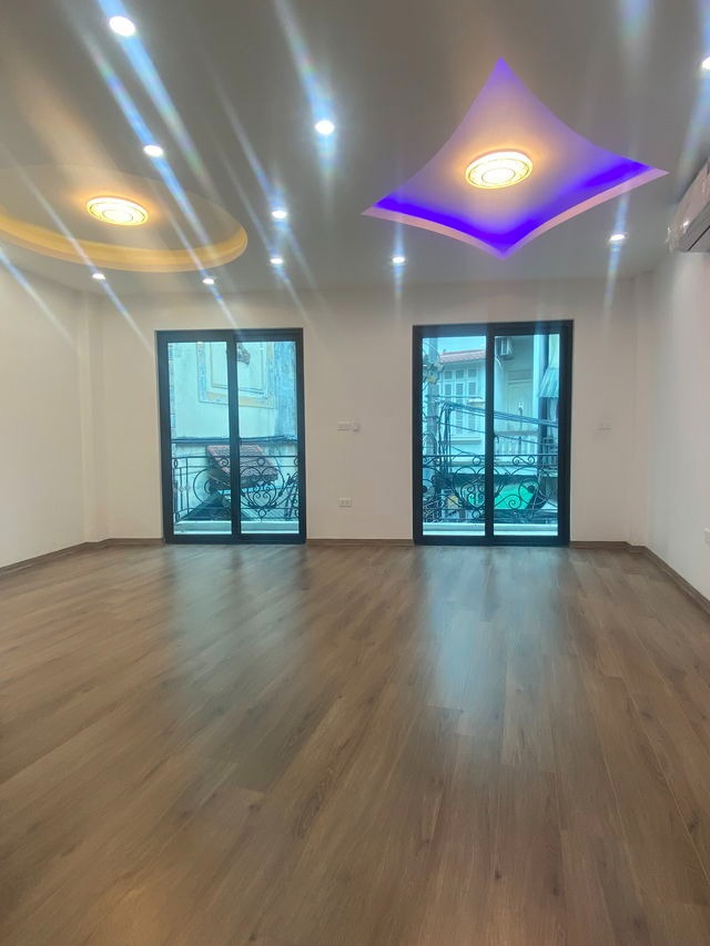 Mặt Phố Trải Nghiệm: Nhà 45m2, 5 Tầng, Thang Máy, Kinh Doanh Đỉnh Cao