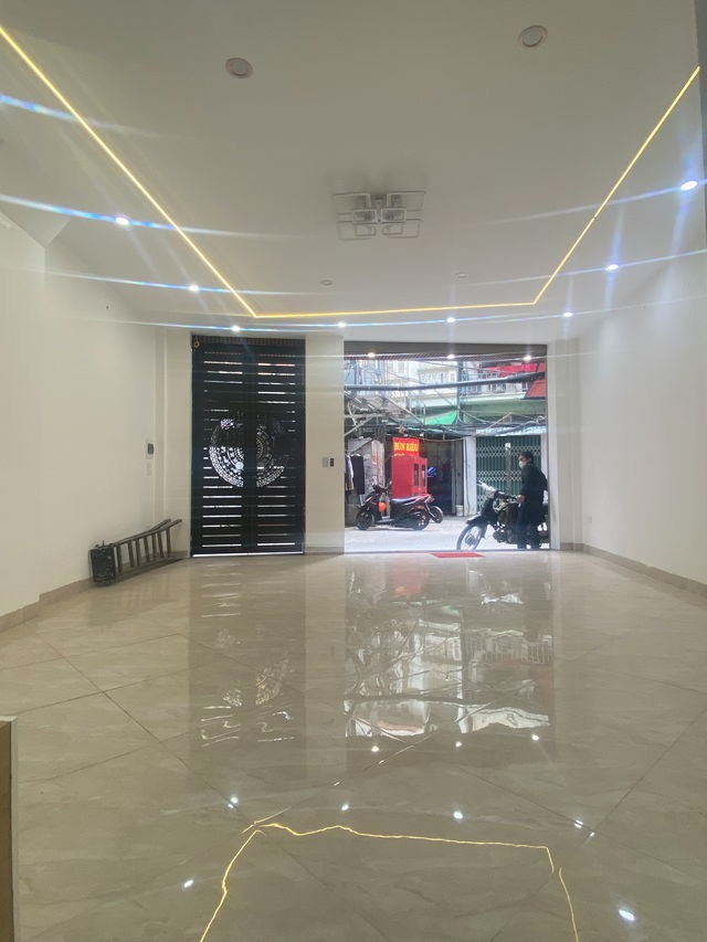 Mặt Phố Trải Nghiệm: Nhà 45m2, 5 Tầng, Thang Máy, Kinh Doanh Đỉnh Cao