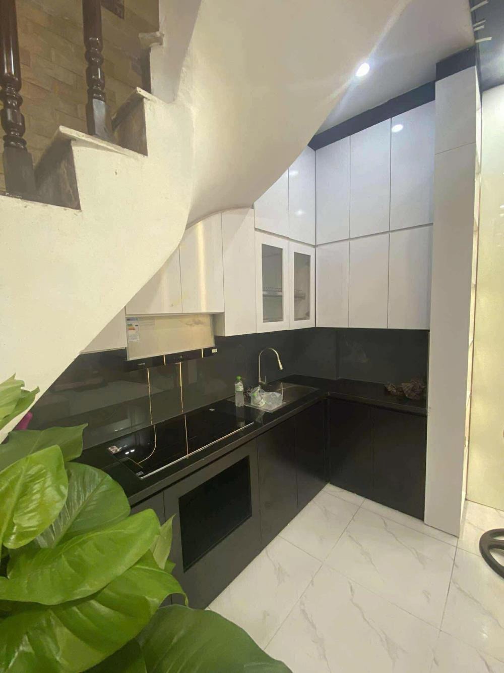 Siêu phẩm Ngô Quyền Hà Đông: Nhà Mới 4T, Vị Trí Đắc Địa, Giá 13 Tỷ