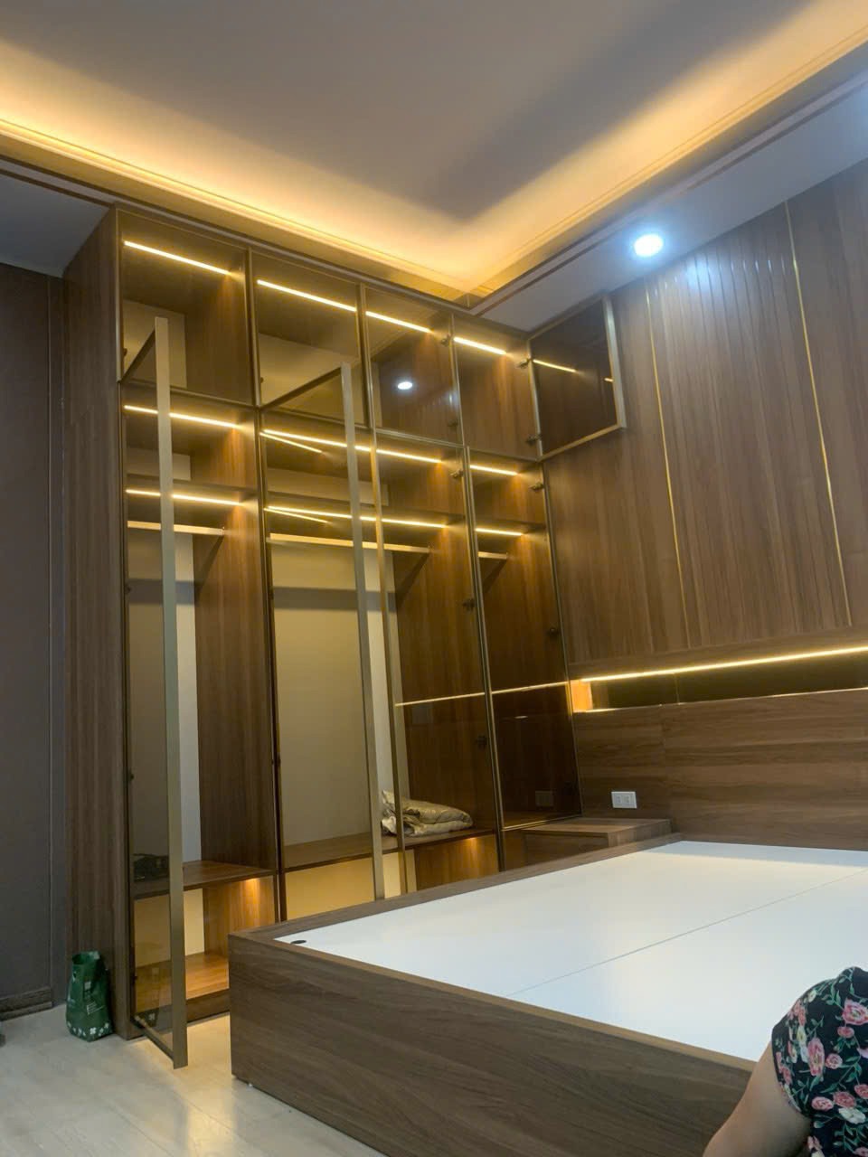Bán nhà tập thể Đội Cấn, Ba Đình - 60m2, 3PN, Nội Thất Đẹp, Giá 2.68 Tỷ