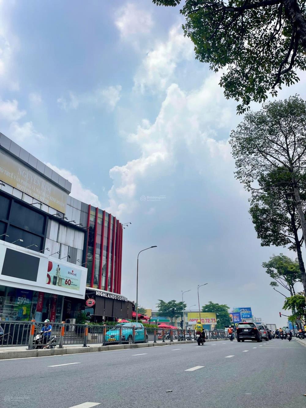 Nhà 4 Tầng Gần Nguyễn Oanh: Vị Trí Đẹp, Giá Tốt - Phù Hợp Phụ Huynh