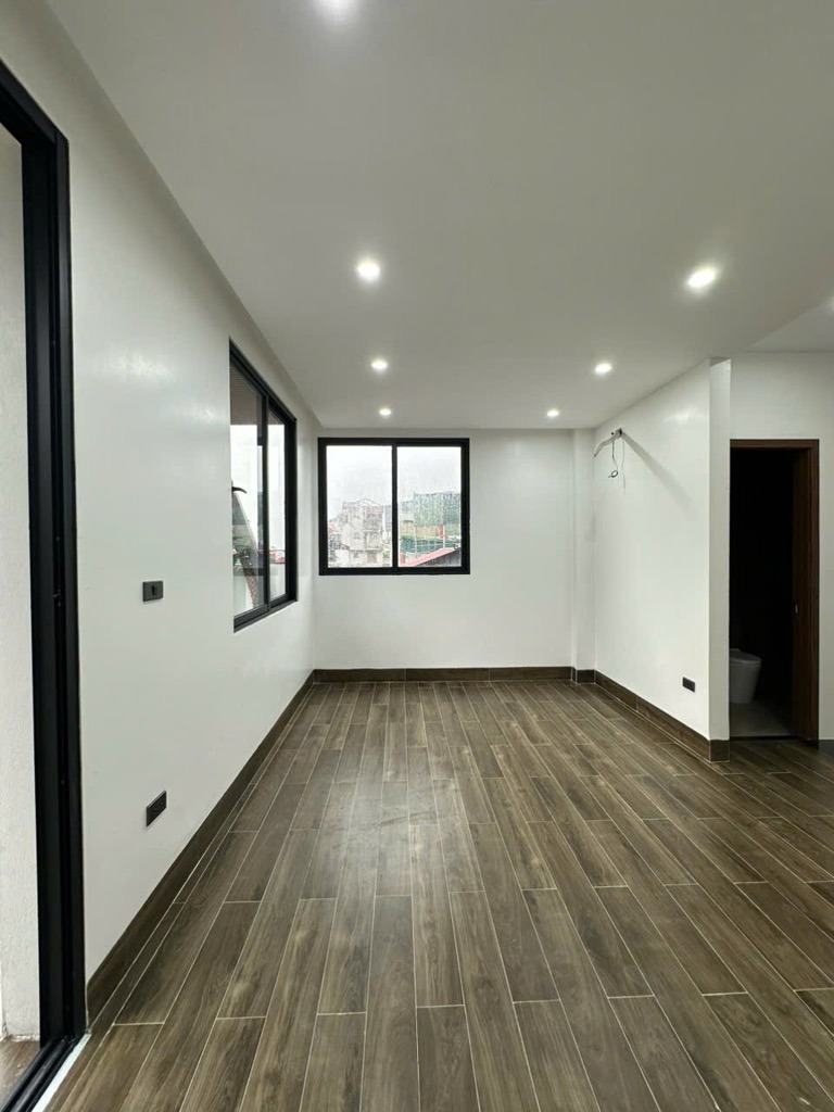 Bán nhà Văn Cao - Ba Đình - Thang Máy - View Hồ Tây - Giá 13.4 tỷ