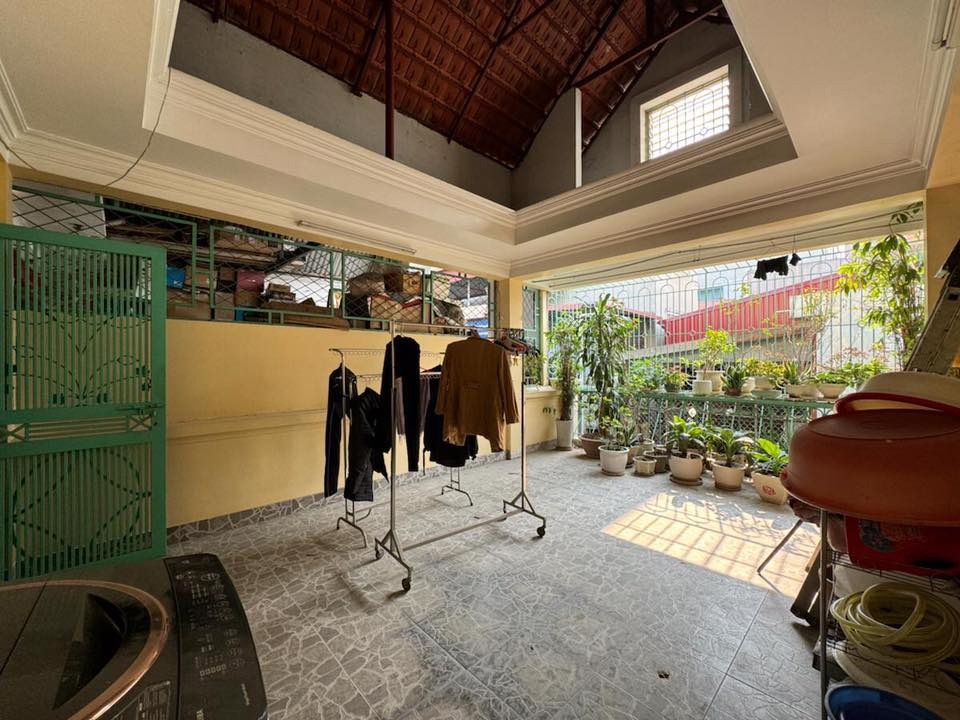Bán nhà phố Thái Thịnh, Đống Đa - 52m2, 5 Tầng, Mặt Tiền 4.5m - Giá 25.9 Tỷ