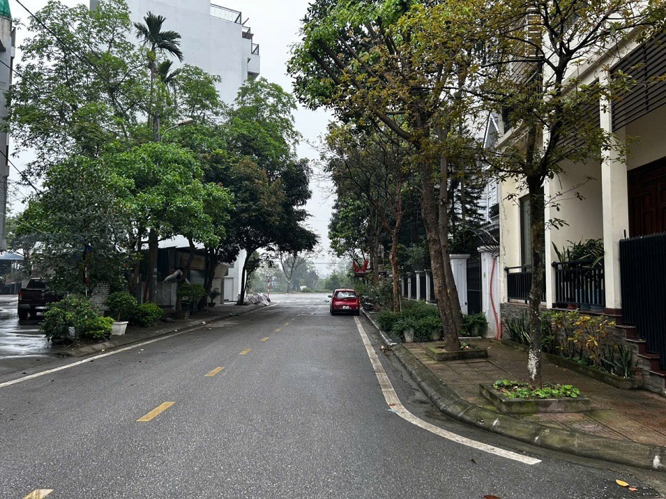 Bán nhà phố phân lô Bồ Đề Long Biên - Kinh doanh, Ô tô vào cửa