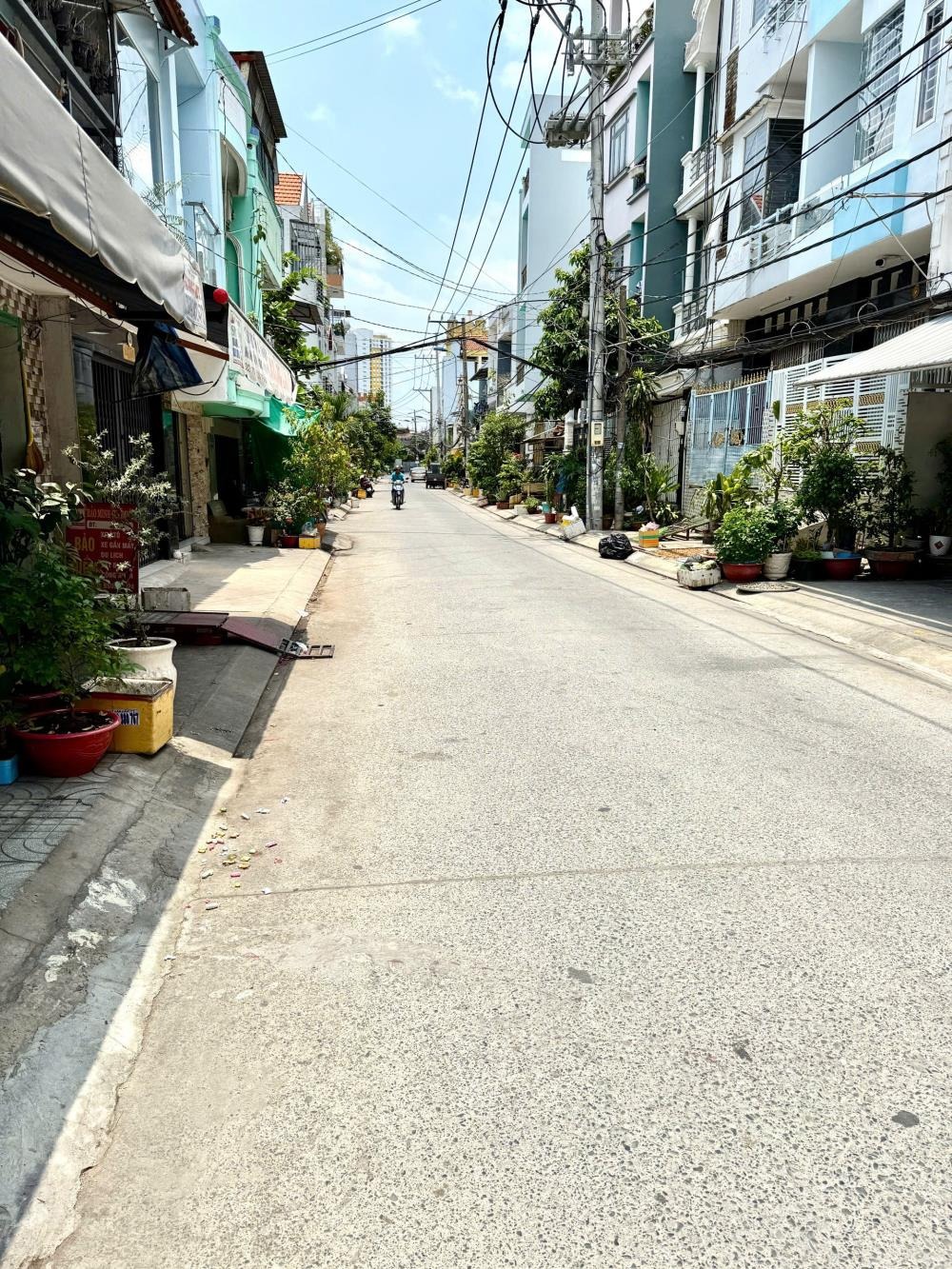 Bán nhà Quận 8: Hẻm xe hơi, 1 lầu, 4x11m, Sổ Hồng - 4.89 tỷ