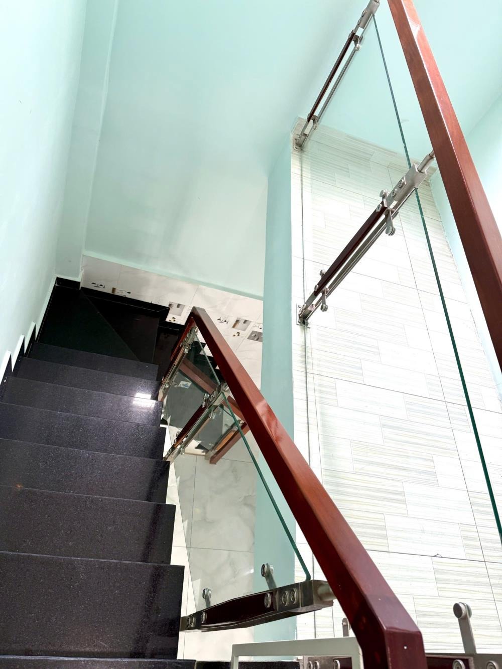 Bán nhà Quận 8: Hẻm xe hơi, 1 lầu, 4x11m, Sổ Hồng - 4.89 tỷ