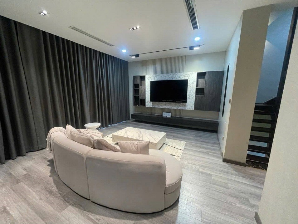 Biệt Thự Star Lake Tây Hồ: Full Nội Thất, Thang Máy, 132m2 - Vị Trí Vip